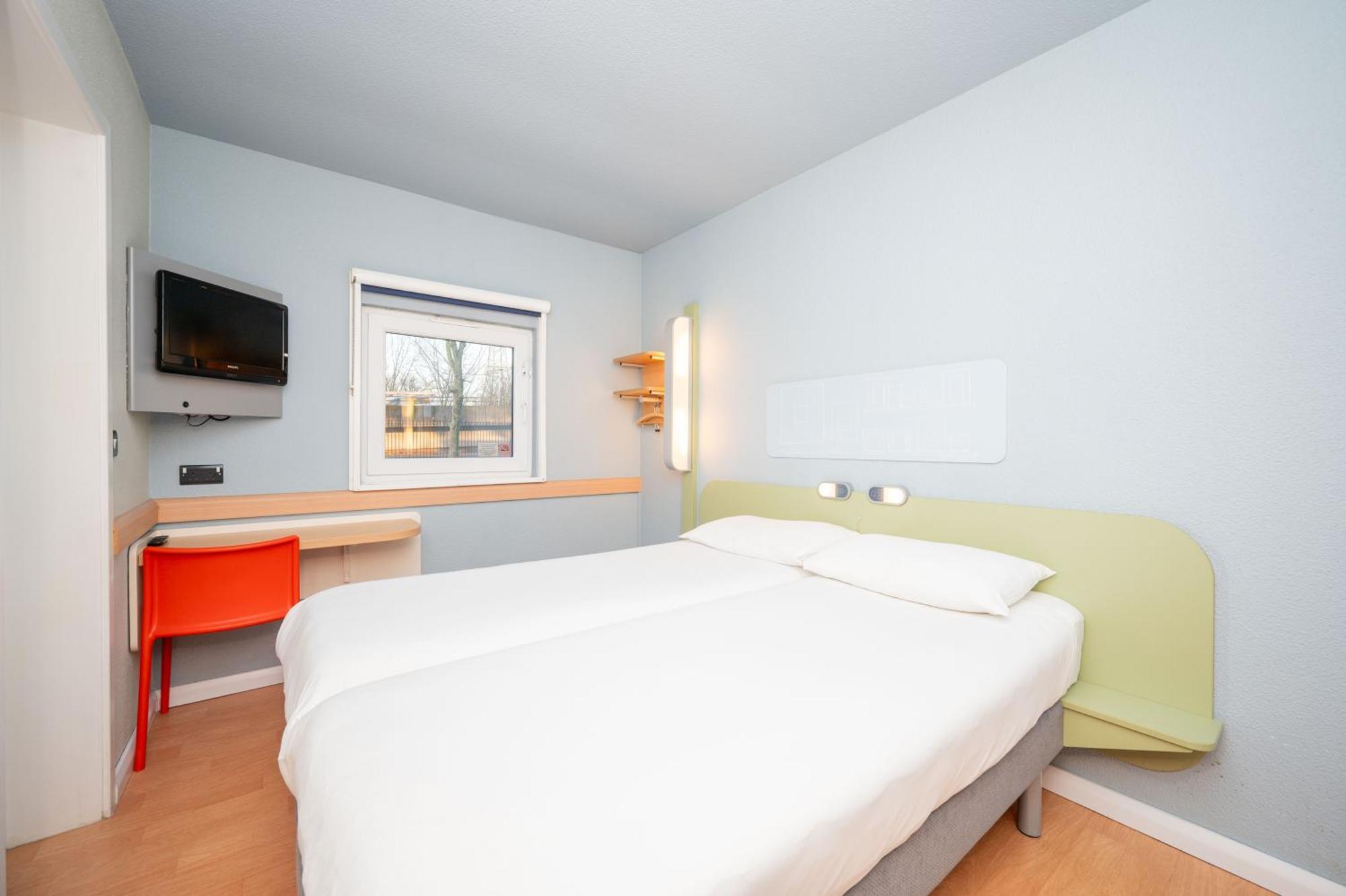 Ibis Budget London Barking Exterior foto