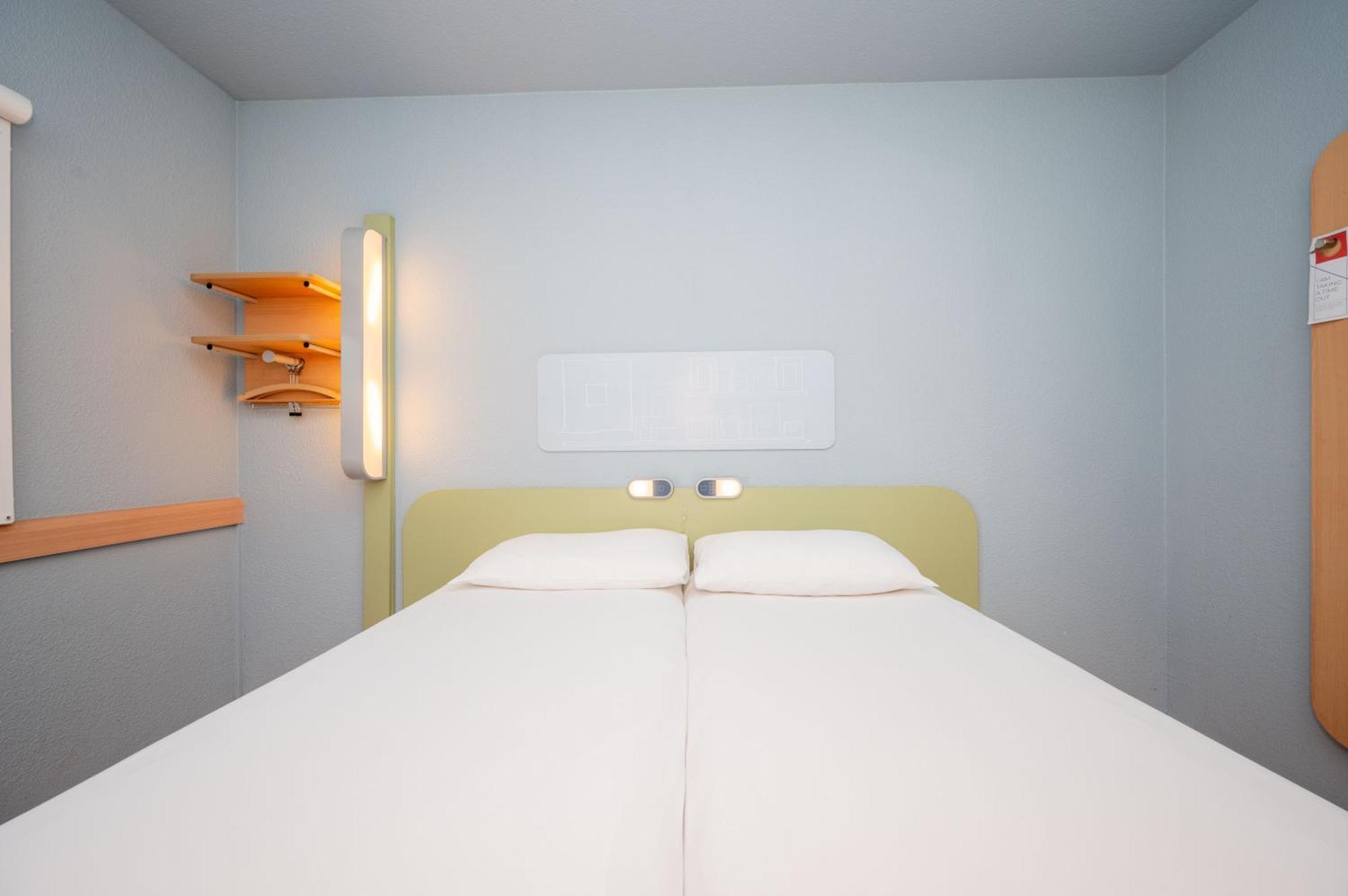 Ibis Budget London Barking Exterior foto