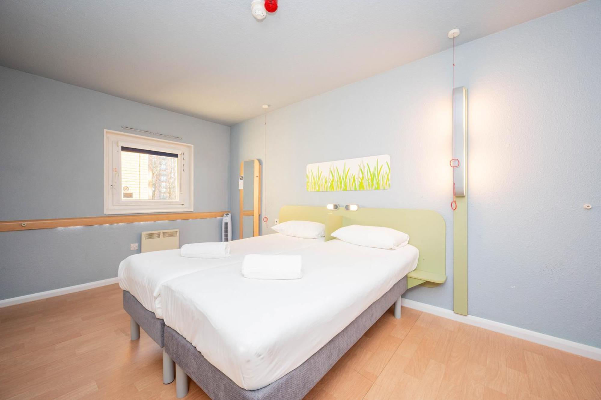 Ibis Budget London Barking Exterior foto