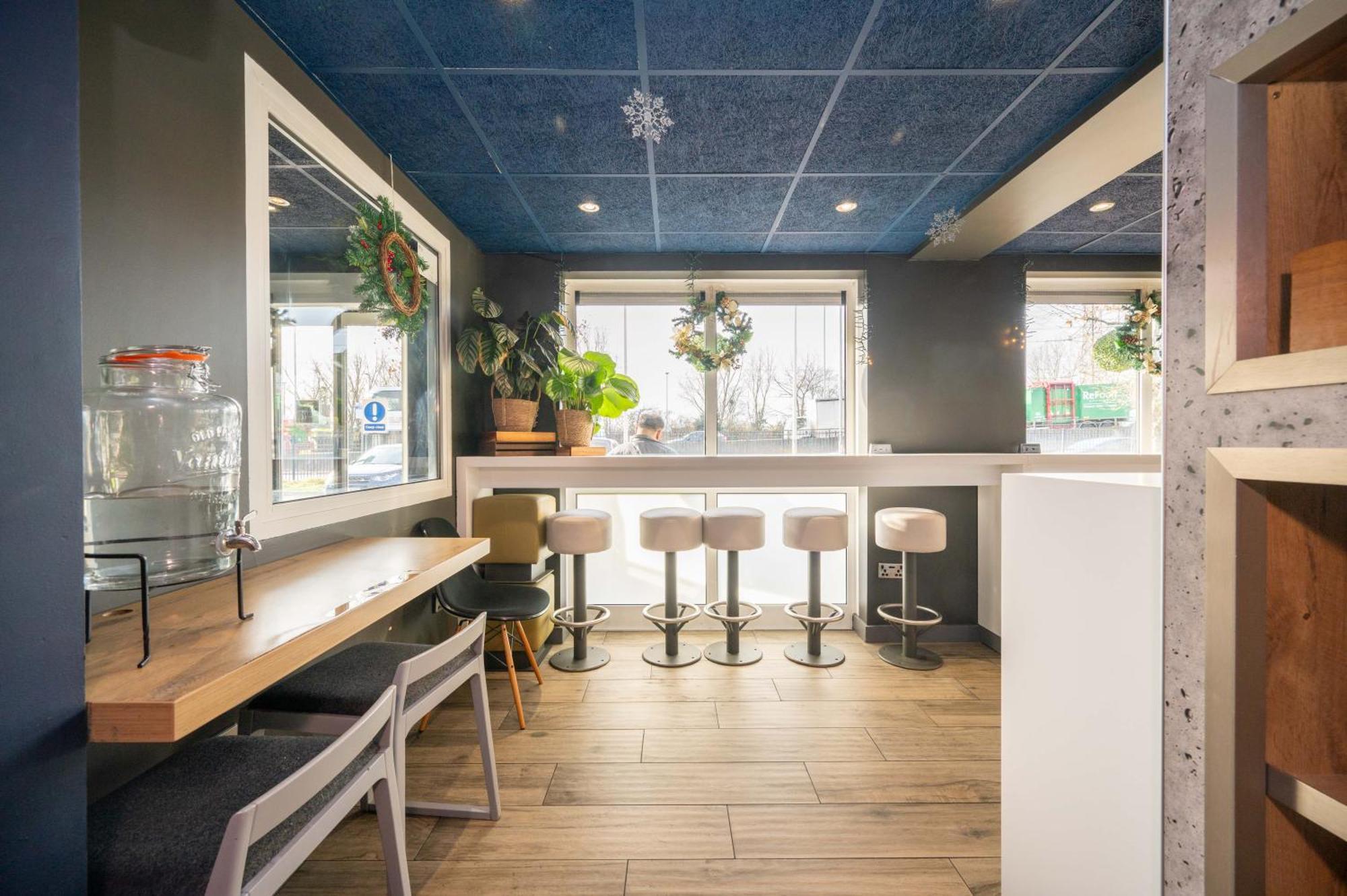 Ibis Budget London Barking Exterior foto
