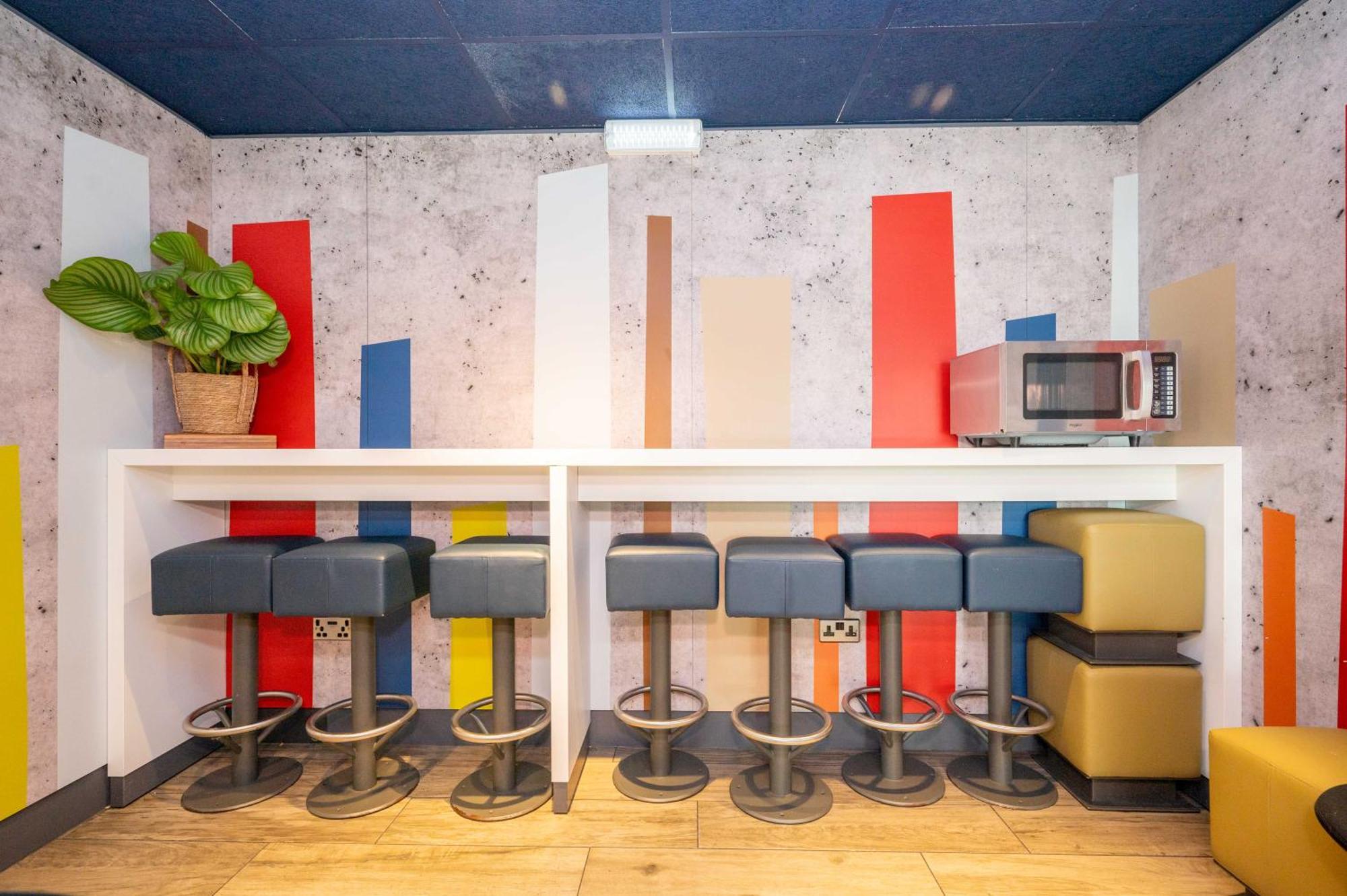 Ibis Budget London Barking Exterior foto