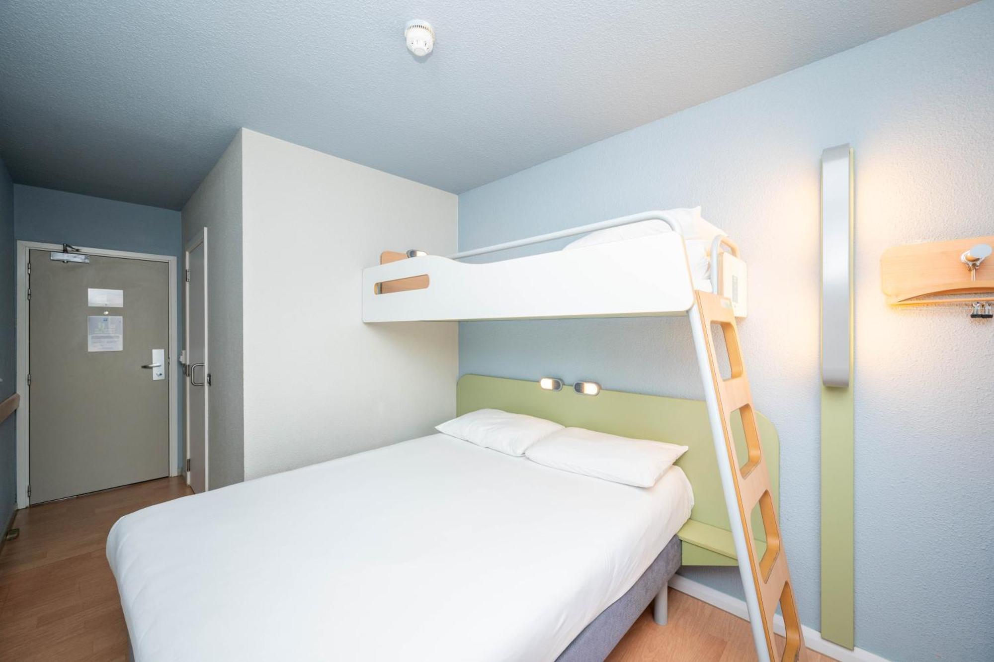 Ibis Budget London Barking Exterior foto