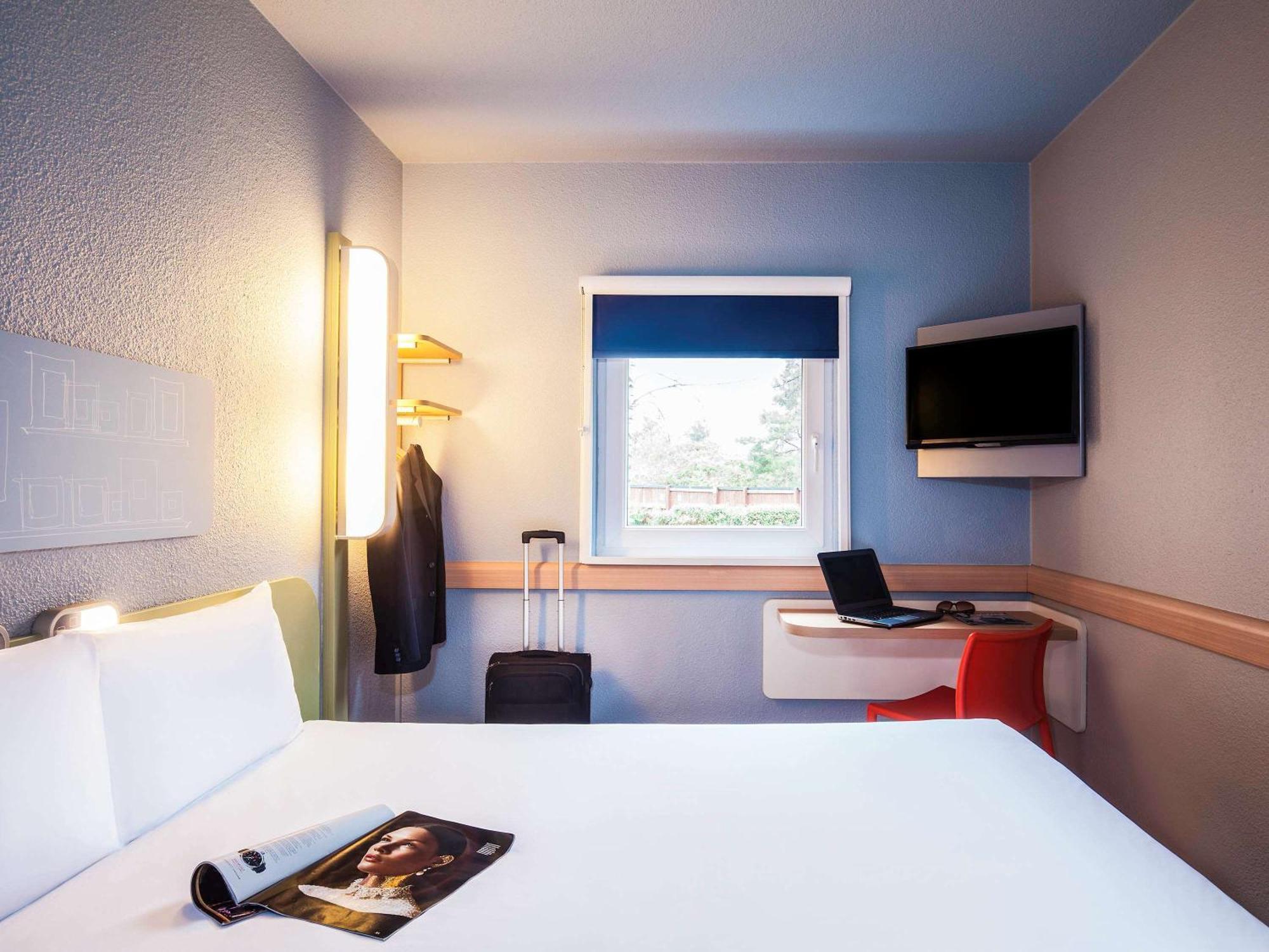 Ibis Budget London Barking Exterior foto